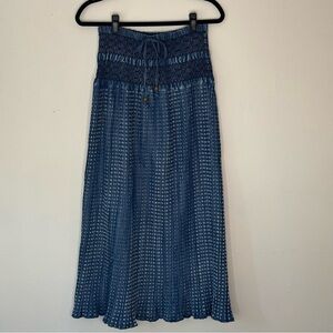 Tantrums NWT jean skirt. Soft/stretch fabric. Size L